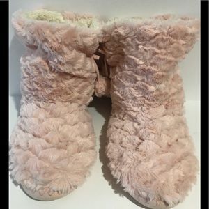 Aerosoles Shoes | Newaerosoles Pink Slipper Booties | Color: Pink/White | Size: Large(8-9) | Klassykloset4u's Closet